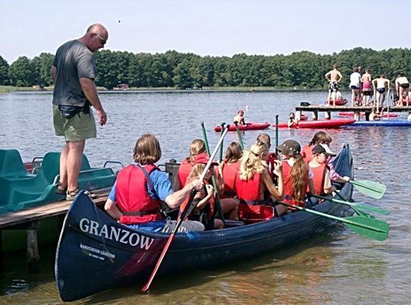 Gruppenbungalow-Waldhaus-Am Ferienpark Mirow Buitenkant foto