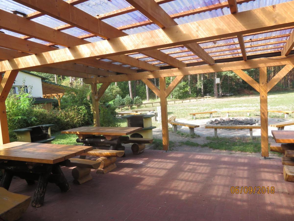 Gruppenbungalow-Waldhaus-Am Ferienpark Mirow Buitenkant foto