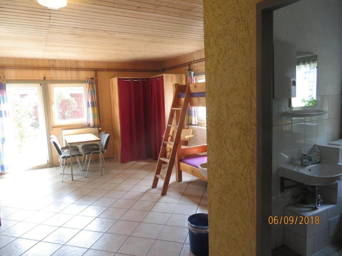 Gruppenbungalow-Waldhaus-Am Ferienpark Mirow Buitenkant foto