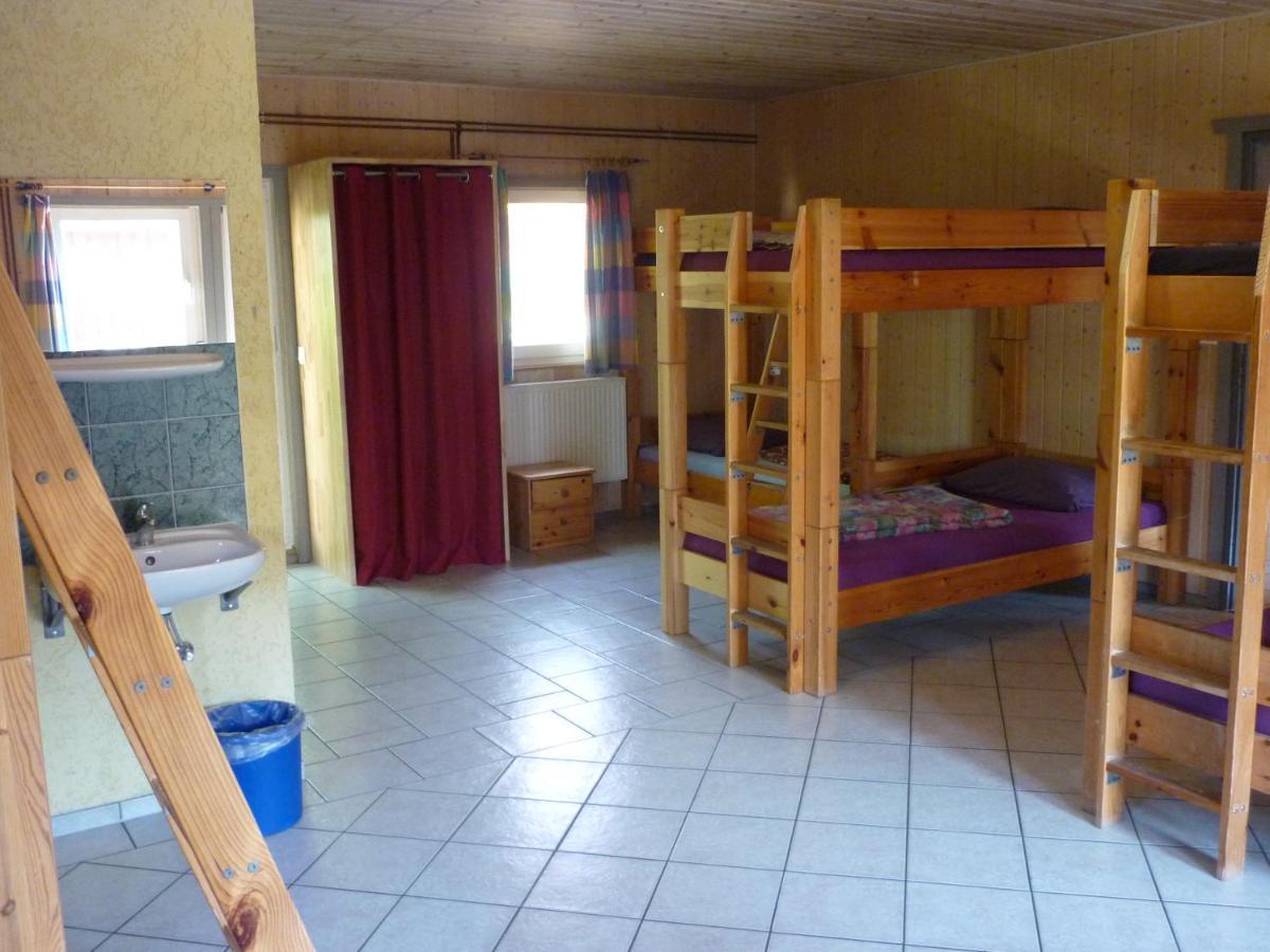 Gruppenbungalow-Waldhaus-Am Ferienpark Mirow Buitenkant foto