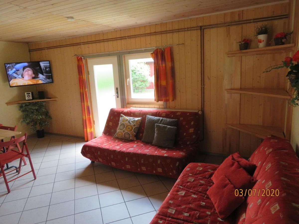 Gruppenbungalow-Waldhaus-Am Ferienpark Mirow Buitenkant foto